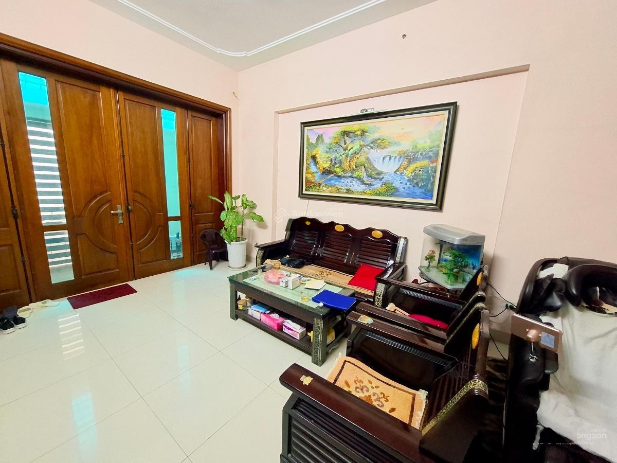 10m ra MP Ngọc Khánh! Ngõ thông, MT rộng 5,1m, nhà đẹp 5 tầng x 40m2 chào 10,85 tỷ.