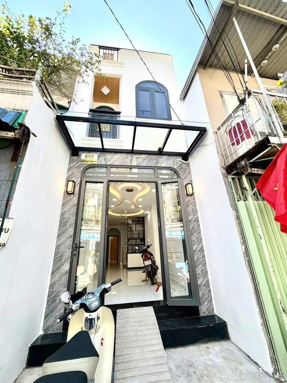 Bán nhà riêng 11 tỷ VND, 54 m2, 3PN, 4WC tại Đường Đoàn Văn Bơ, Quận 4, TP. HCM