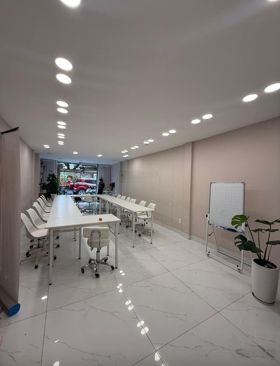 Mặt tiền KD shophouse CC Sư Vạn Hạnh, Q.10, DTSD: 124m2, 2 tầng, giá 6 tỷ 15.