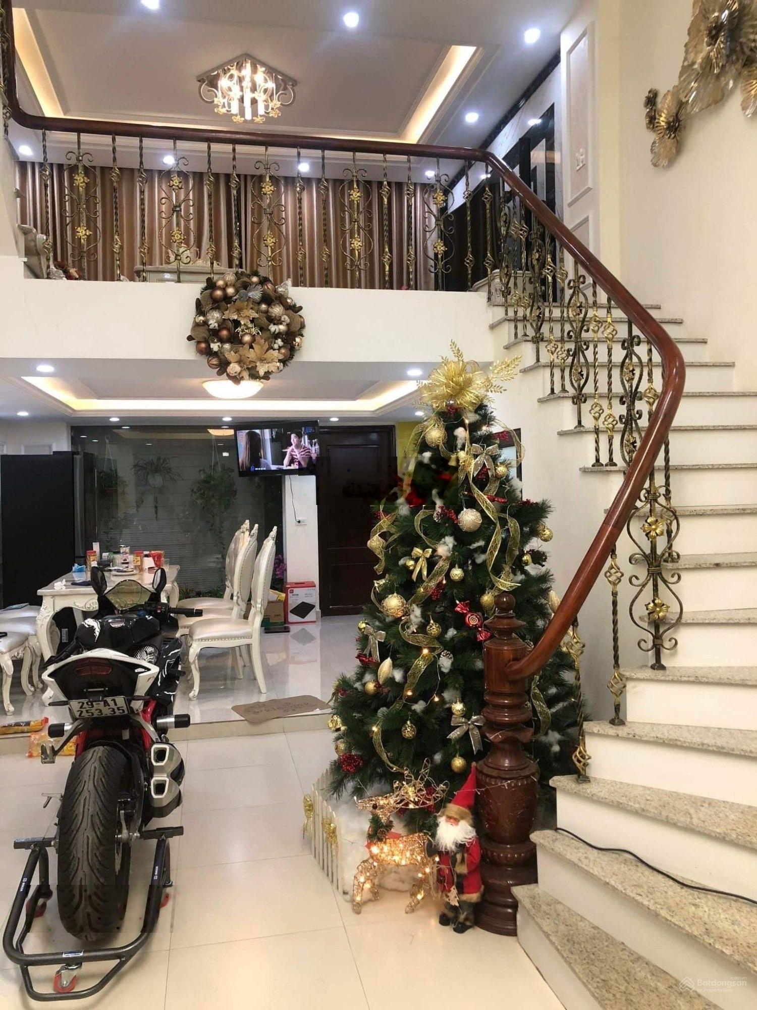 Bán gấp nhà đẹp văn quán 60m2, 5 tầng ô tô ngủ nhà, kinh doanh, giá hơn 15 tỷ