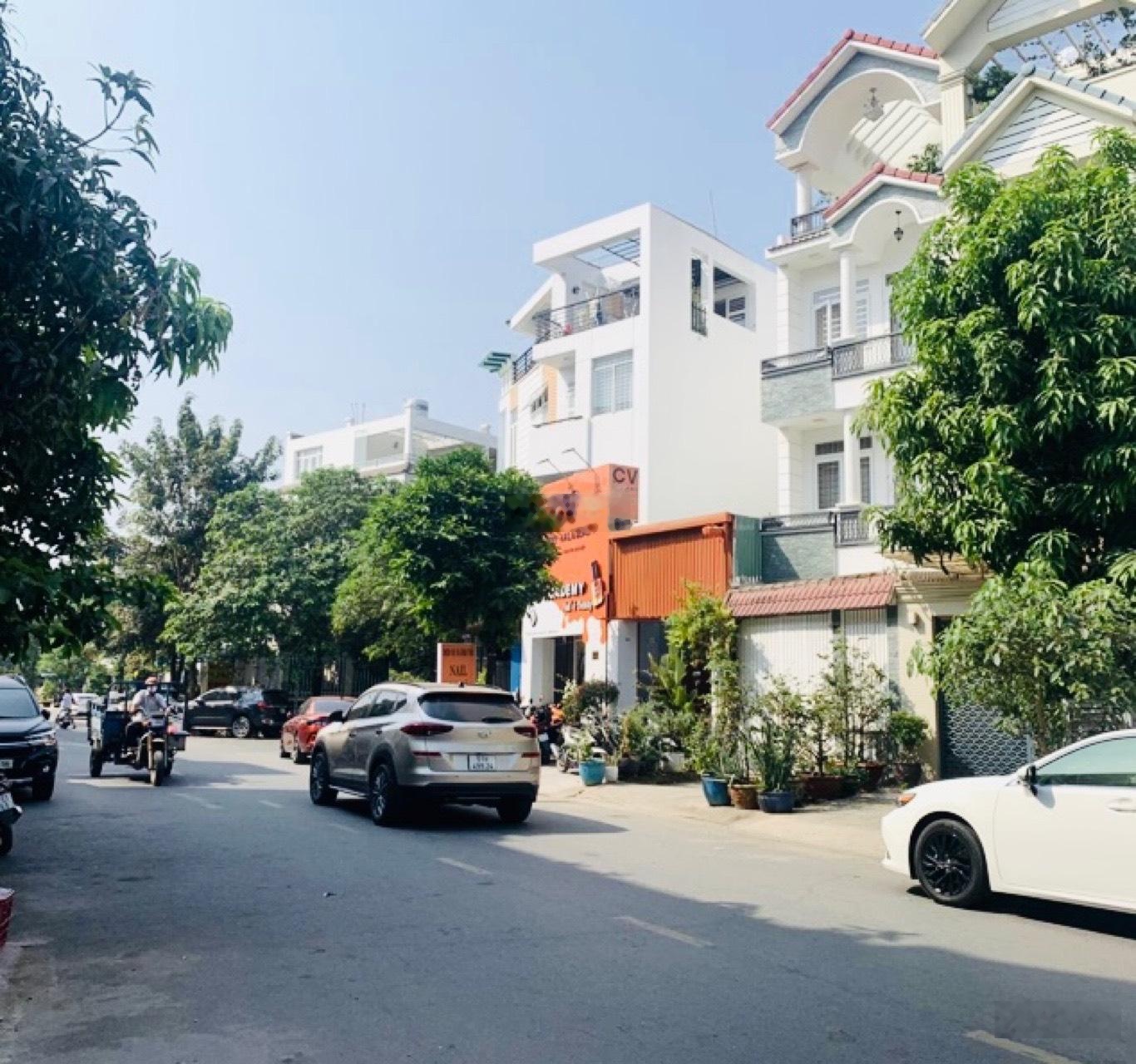 Bán nhanh nền 90m2 kế công viên thoáng mát KDC Nam Long. Giá 9,5 tỷ TL