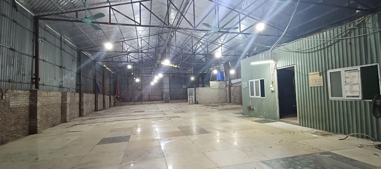 Cho thuê kho xưởng đường Nguyễn Văn Giáp, Từ Liêm, DT 500m2, điện 3 pha, nước sạch, xe 15T, 80k/m