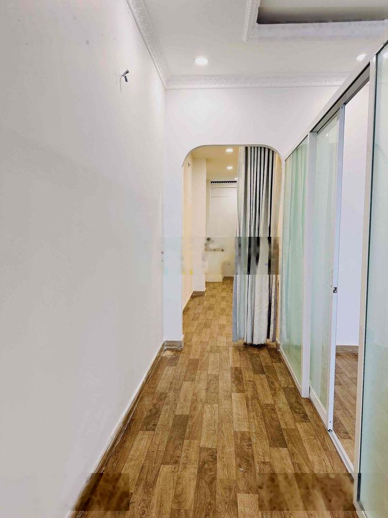 Cho thuê nhà mặt tiền 3/2, Quận 10, DT: 4x18m, giá 30 triệu - LH: 0792081989