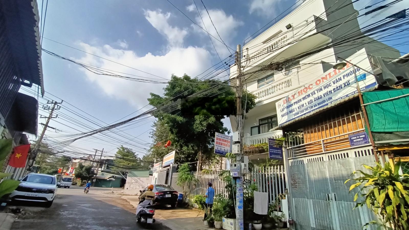 Bán CHDV dòng tiền 70 triệu/tháng, có hầm để xe, ngay Làng Đại Học Đông Hoà, Dĩ An, chỉ 15 tỷ TL