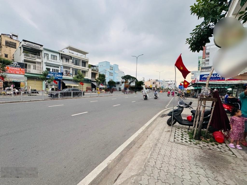 Bán Nhà Mặt Tiền Dương Quảng Hàm, Gò Vấp 4x13m, 3 Tầng, Kinh Doanh Sầm Uất 13.7 Tỷ TL