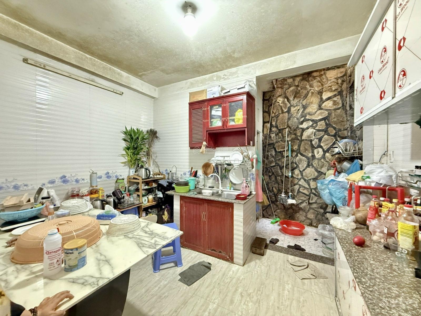 Nhà SHR 4m x 16m. Đúc 1 Lầu 1/ Ngắn Hẻm 6m Thới An 18