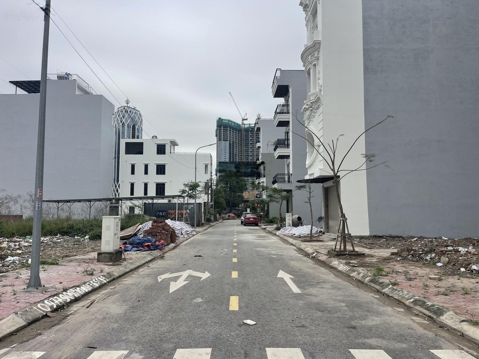 63m2 đất TĐC Cây Đa tuyến 2 Bạch Thái Bưởi - Ngang 4.5m - Đông Nam