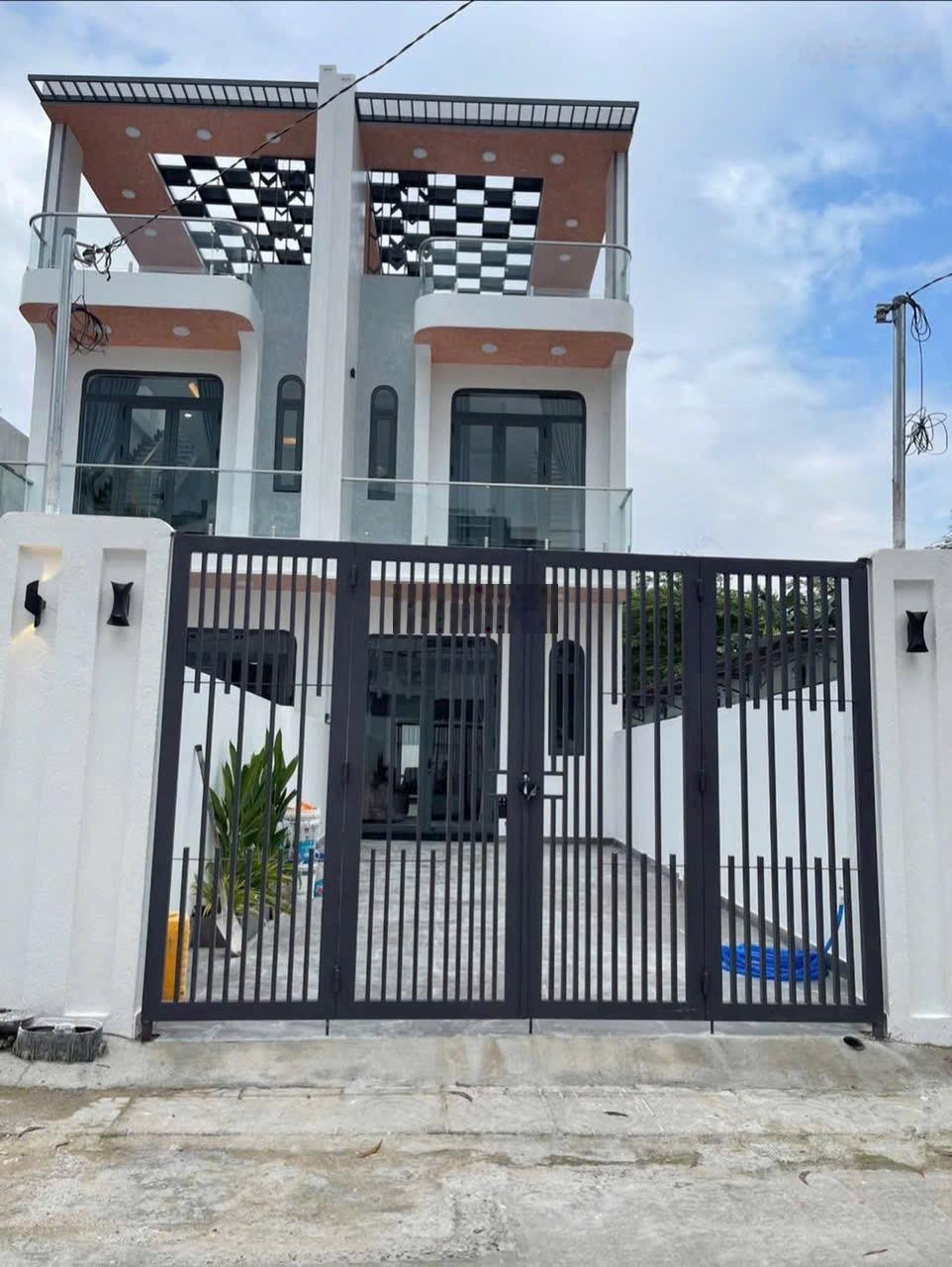 Cho thuê nhà Mới Xây 100% trệt 2 lầu Phú Lợi TDM . Gần ngã tư Lê hồng phong .Gần Trường Nguyễn