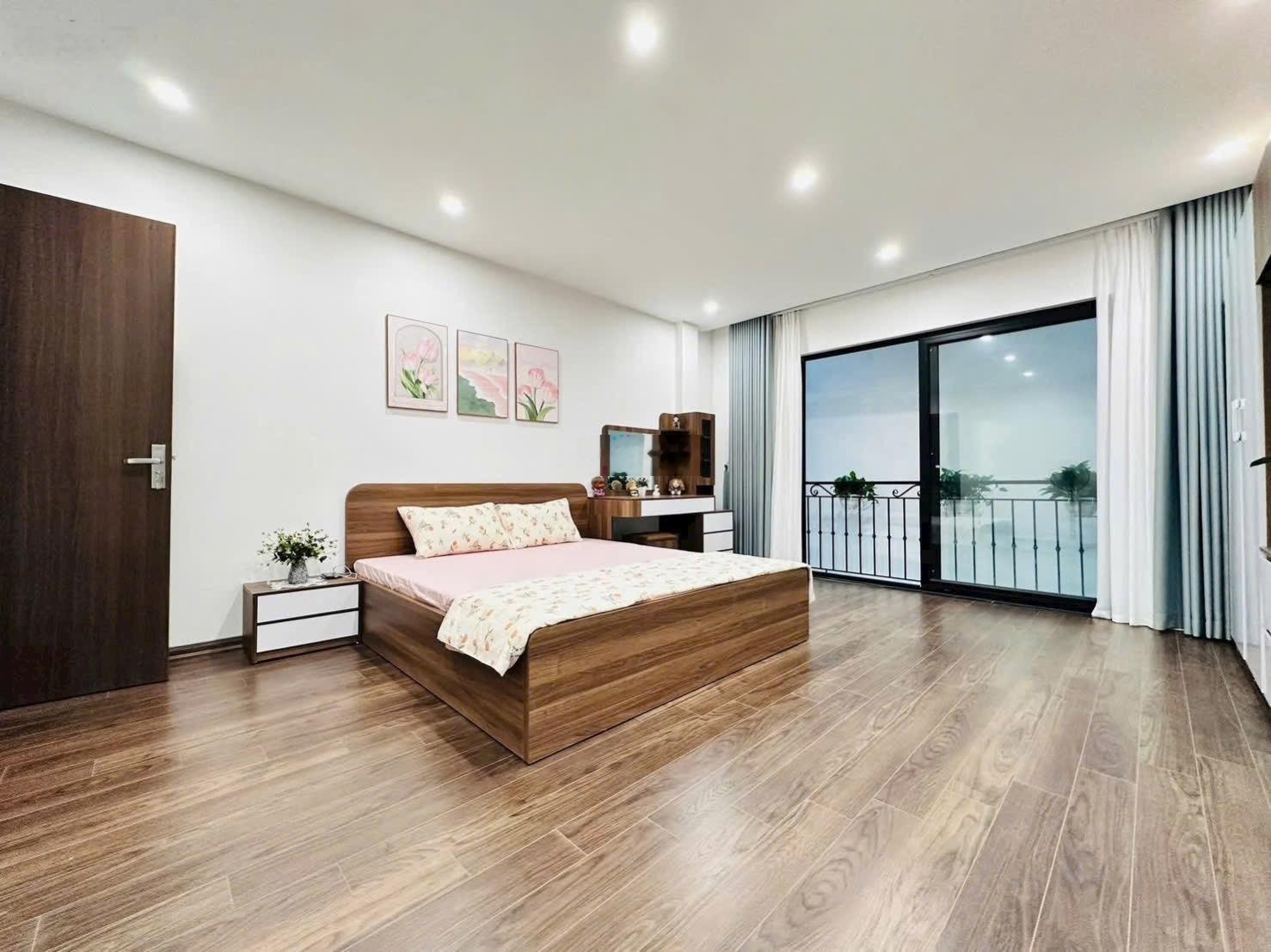 Bán nhà Phân Lô Ô TÔ TRÁNH, LÔ GÓC Gần Phố Mễ Trì , Đỗ Đức Dục ;DT 60m x5Tầng, Kinh Doanh bất chấp