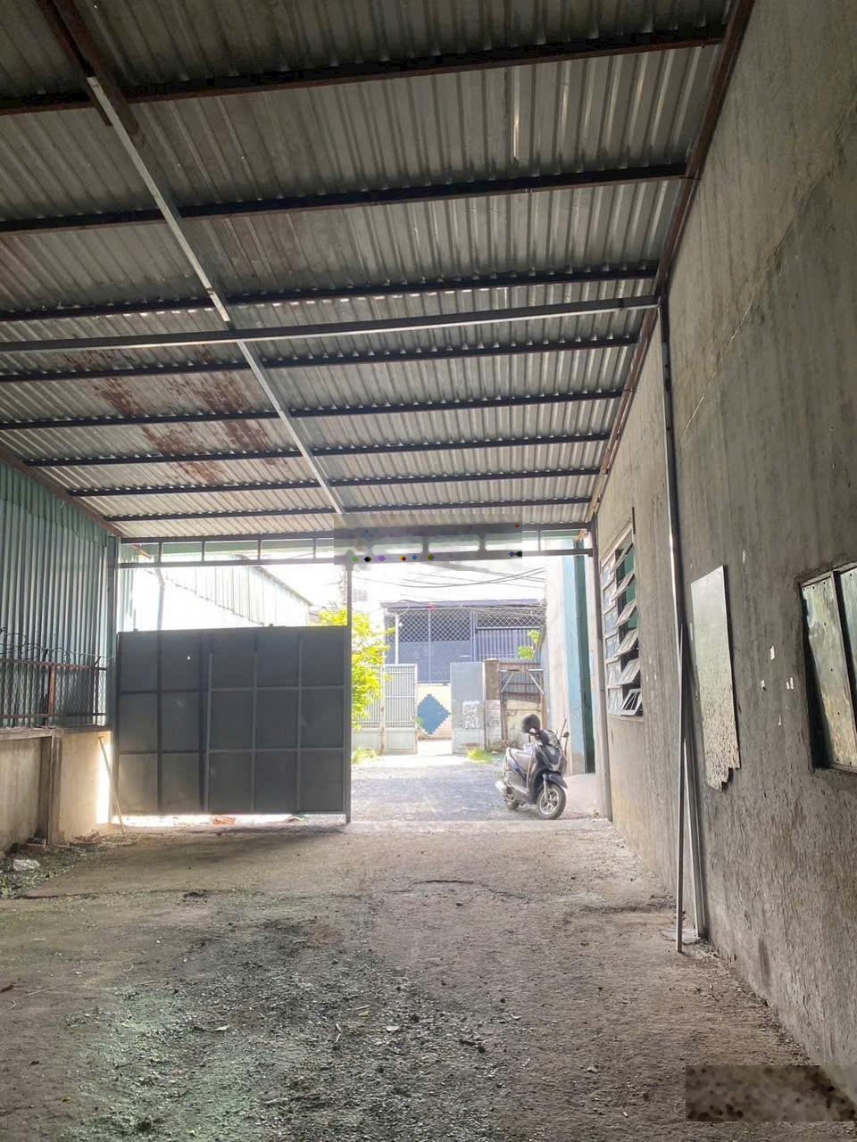 Cho thuê kho xưởng 1000m2 1/ đường Trần Văn Mười Hóc Môn