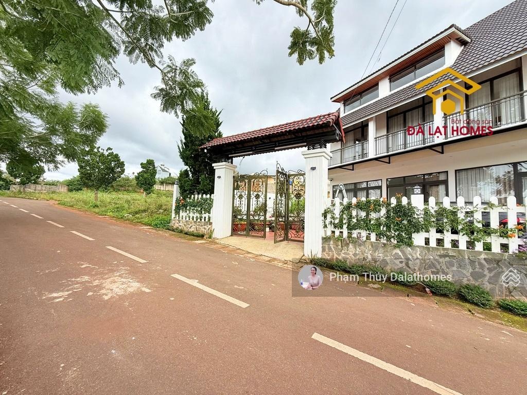 (Hàng hiếm) nền biệt thự Richland Măng Lin Đà Lạt, 2 mặt tiền đường nhựa nội khu đẹp