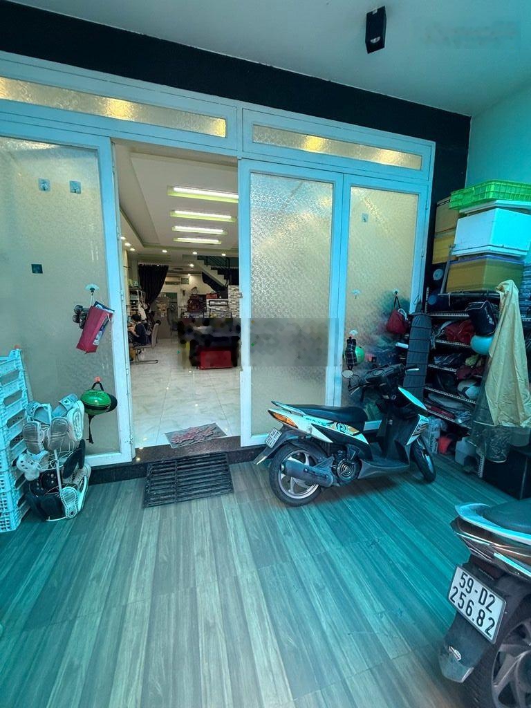 Bán nhà Lê Trọng Tấn 100m2 (5x20m) , HXH 8m, 5PN, 5WC, đẹp, nhiều tiện ích