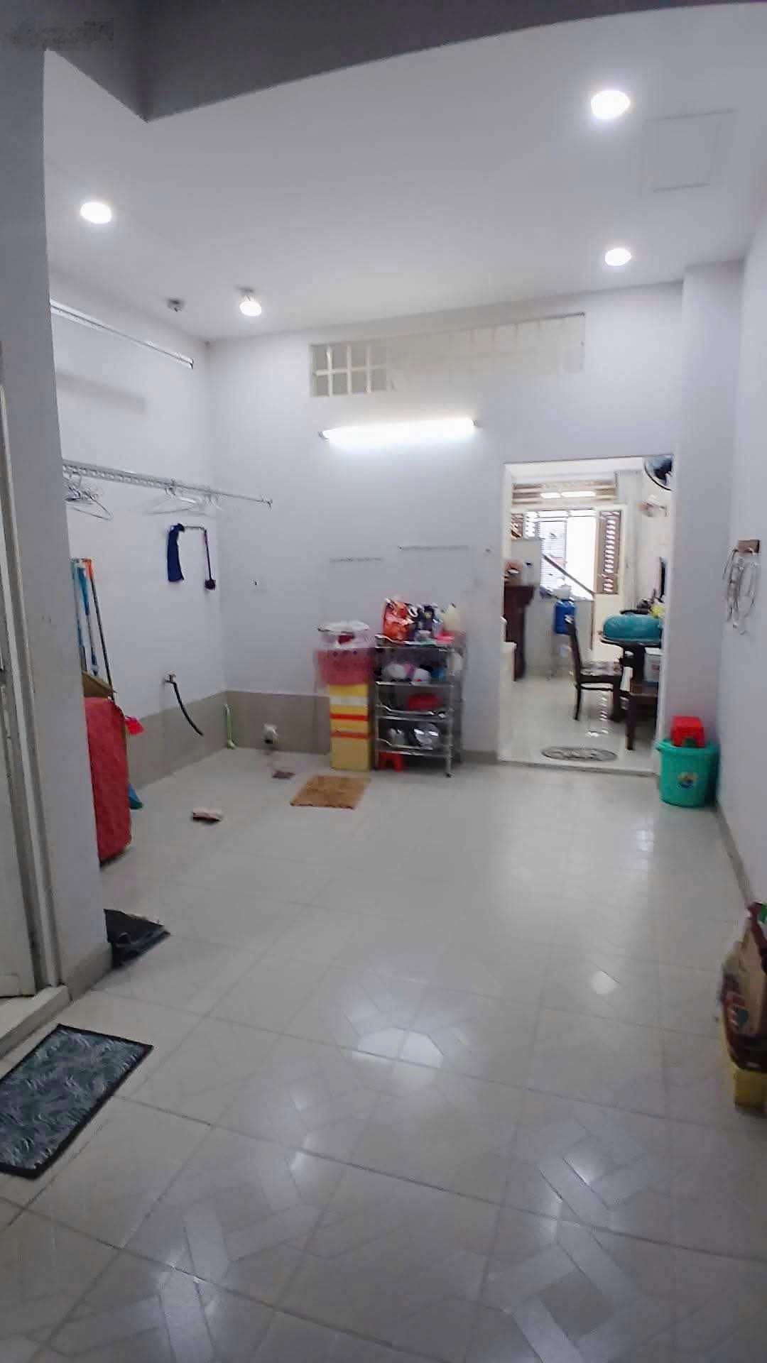 Nhà Trường Chinh - 85m(4 x 21,6) - Chỉ 5,5 Tỷ Chỉ 30m Ra Mặt Tiền, hẻm xe hơi