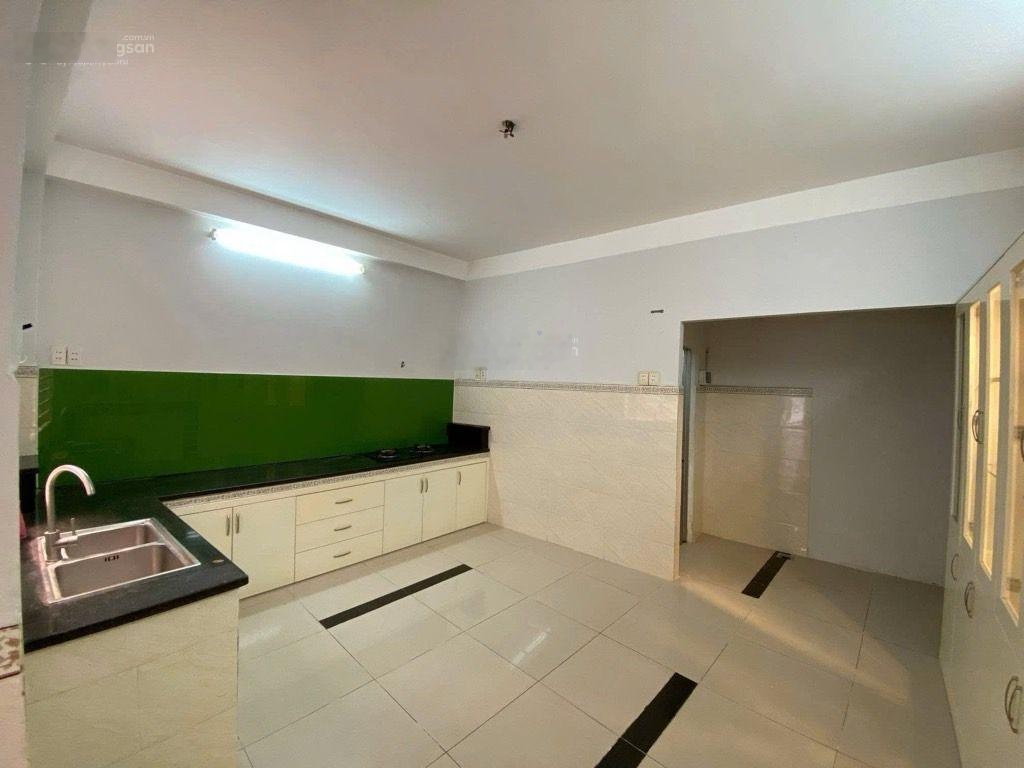 2 tầng 1/ - HXH - ngang 4.6m - gần Hoàng Quốc Việt - 100m2 - sổ chuẩn - chỉ 8.x tỷ TL