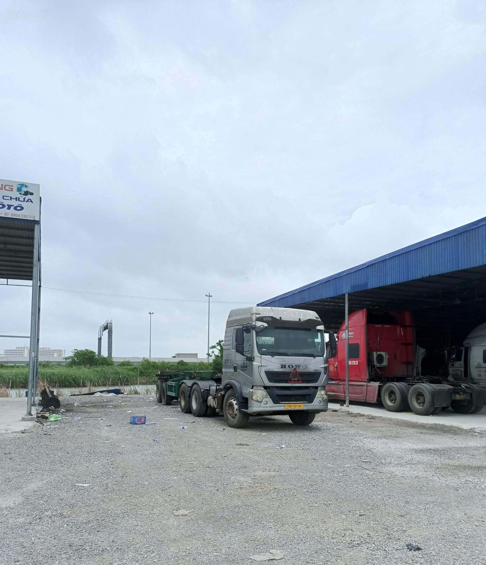 Cho thuê bãi 2000m2 (nền bê tông chắc chắn). Ở tuyến 2 đường Trần Nhân Tông, Kiến An. Xe công