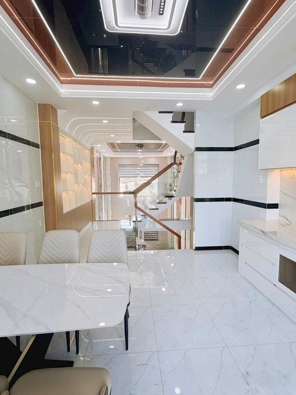 cần bán nhà HXH đường số 2, P. bình tân , DT 4x16m, 1 lửng 3 lầu. giá bán 7,2 tỷ.