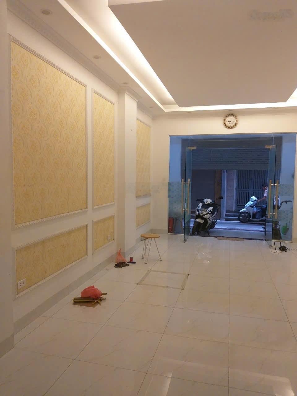 Cho thuê cửa hàng Hoàng Hoa Thám, Ba Đình, 60m2, mặt tiền 5m, trung tâm, kinh doanh tốt, 6tr/tháng