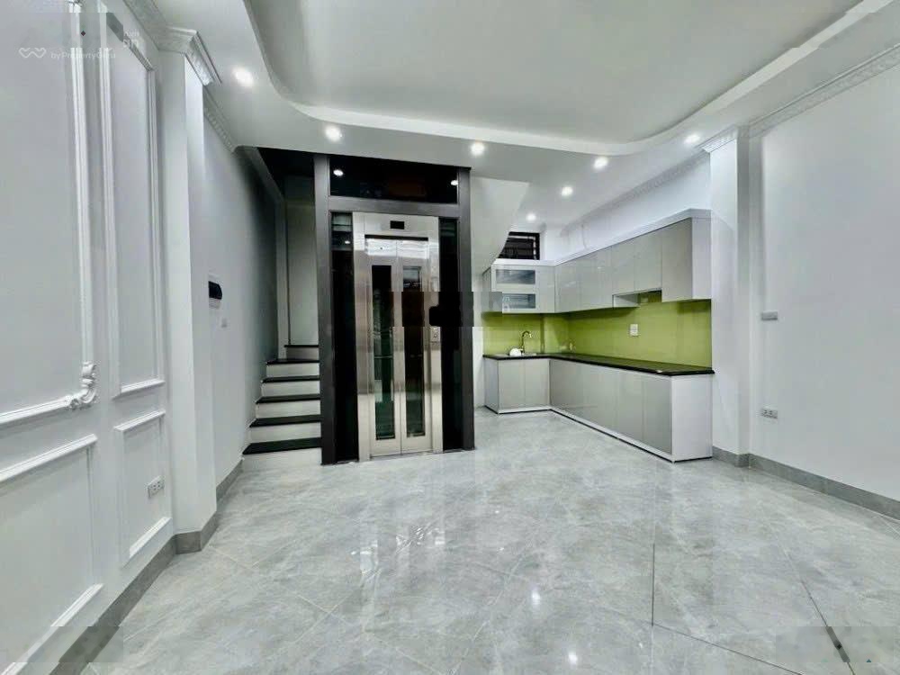 Nhà trung tâm quận đống đa chỉ 30m ra mặt phố nguyễn lương bằng -thang máy - nhà mới cực đẹp