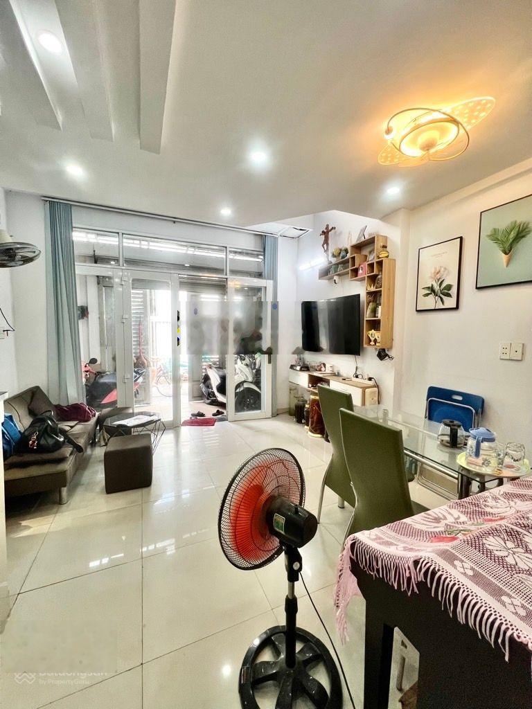 vị trí đẹp, đi bộ 5 phút tới Aoen Tân Phú, chợ Sơn Kỳ, trường tiểu học Quốc Tế Á Châu