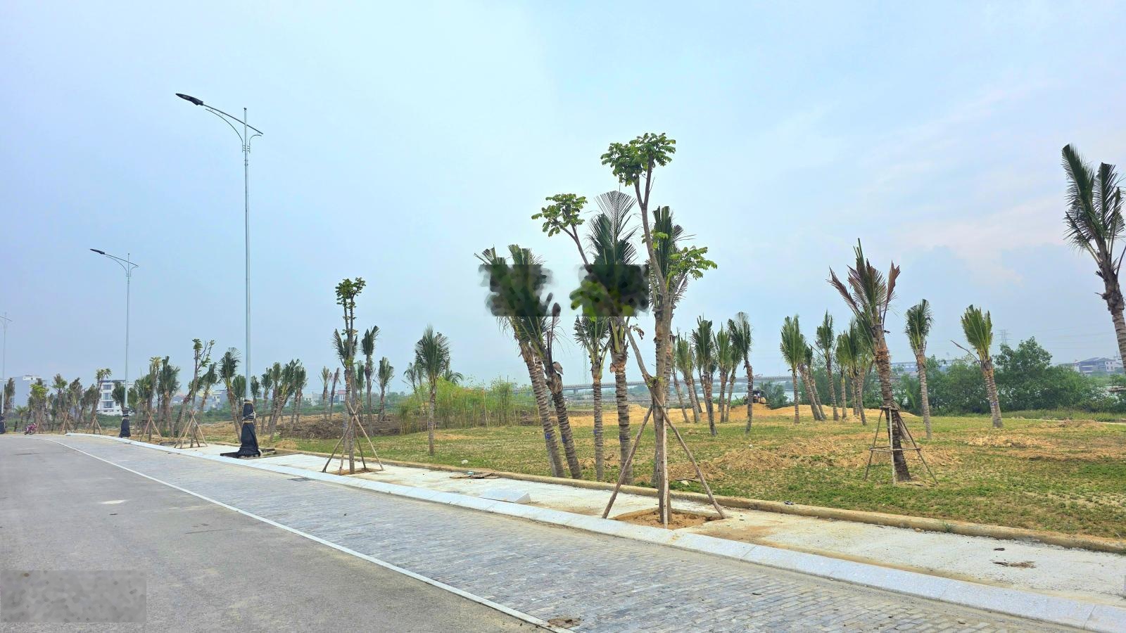 bán nhanh 2-3 lô đất liền kề mặt tiền đường Võ Chí Công 250m2 có chủ hỗ trợ thuế, sổ hồng lâu dài