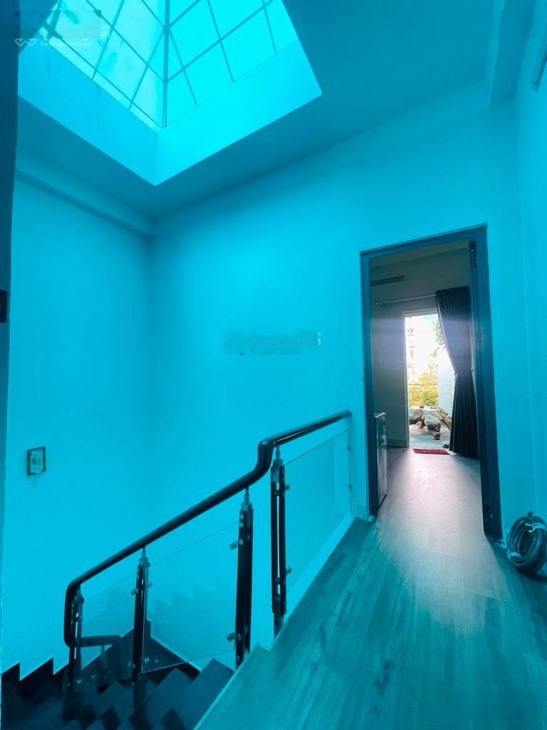 Chỉ 5.39 tỷ gấp bán - nhà đẹp ở ngay mặt tiền Thạnh Lộc 57 - ngay chợ đường - 4x16.5m - 4 tầng