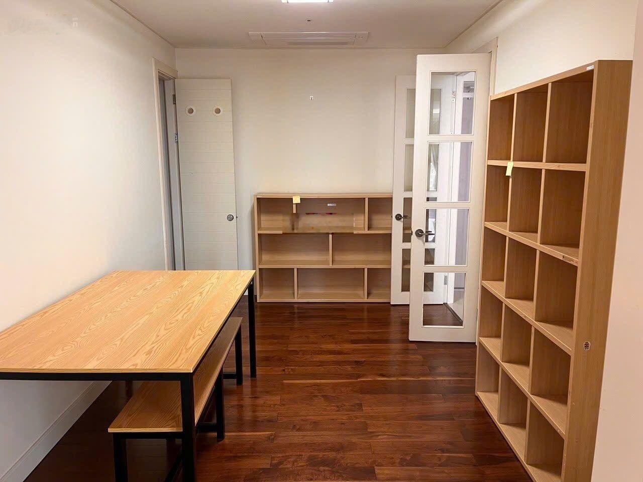 Cho thuê Căn 4PN 156m2 tại Keangnam Hanoi 45 triệu đồ cơ bản nhà sạch vào luôn 0989149268