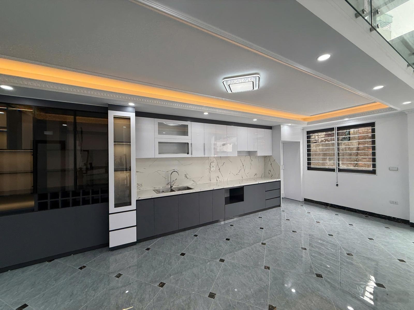 Bán Nhà Riêng Đội 6 Ngọc Hồi,62m, 4,5 Tầng,Nhà Mới vừa xây, nội thất cơ bản. Giá chỉ 8,9tỷ
