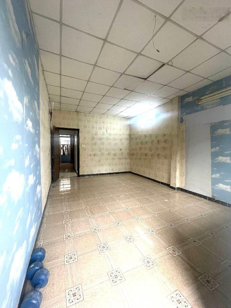 Hẻm xe hơi gần chợ Phạm Văn Hai - khu dân trí cao yên tĩnh-sẵn 3 Phòng - 50M2 - 1 thùng sơn như mới