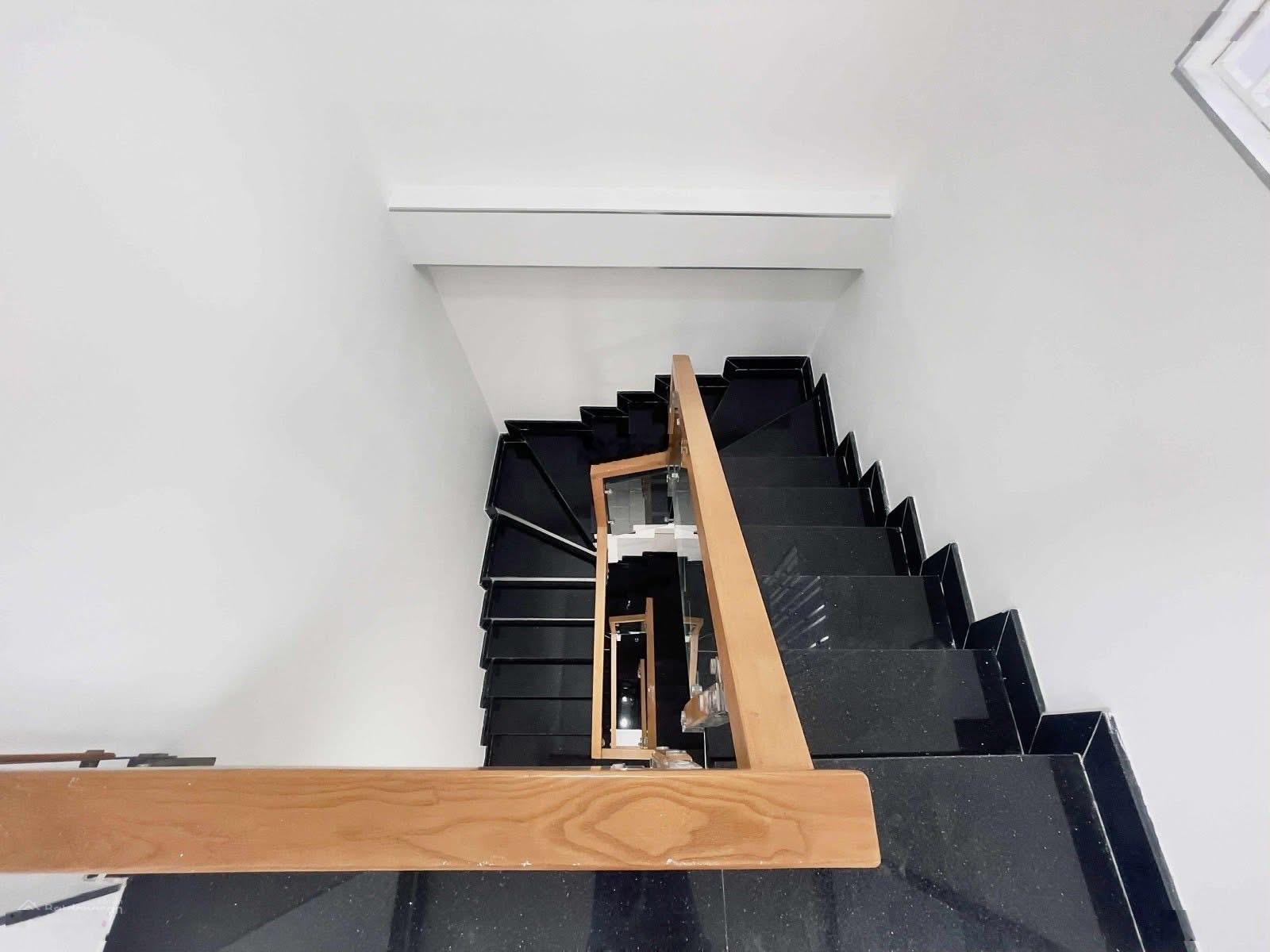 Bán nhà hẻm oto thẳng trục-Khu Vip Hồ Biểu Chánh-49m2-4PN