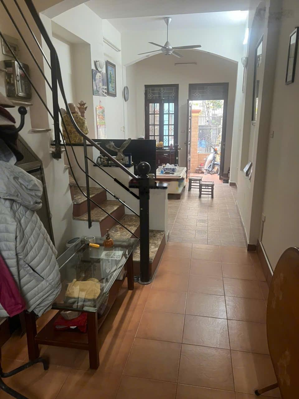 Chính chủ cho thuê nhà nguyên căn 4 tầng, oto đỗ trước nhà , ngõ phố Tây sơn, ĐĐ,HN giá rẻ nhất khu