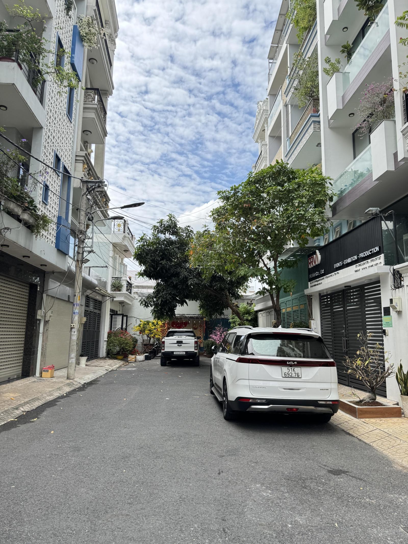 Cho thuê nhà hẻm rộng 10m đường Nguyễn Quý Anh