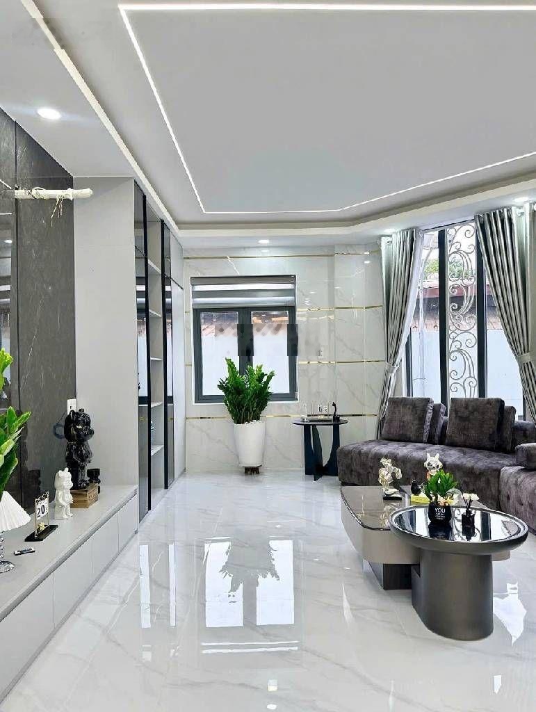 Anh chị đang tìm nhà cho gia đình 4 người hãy quan tâm căn này ạ