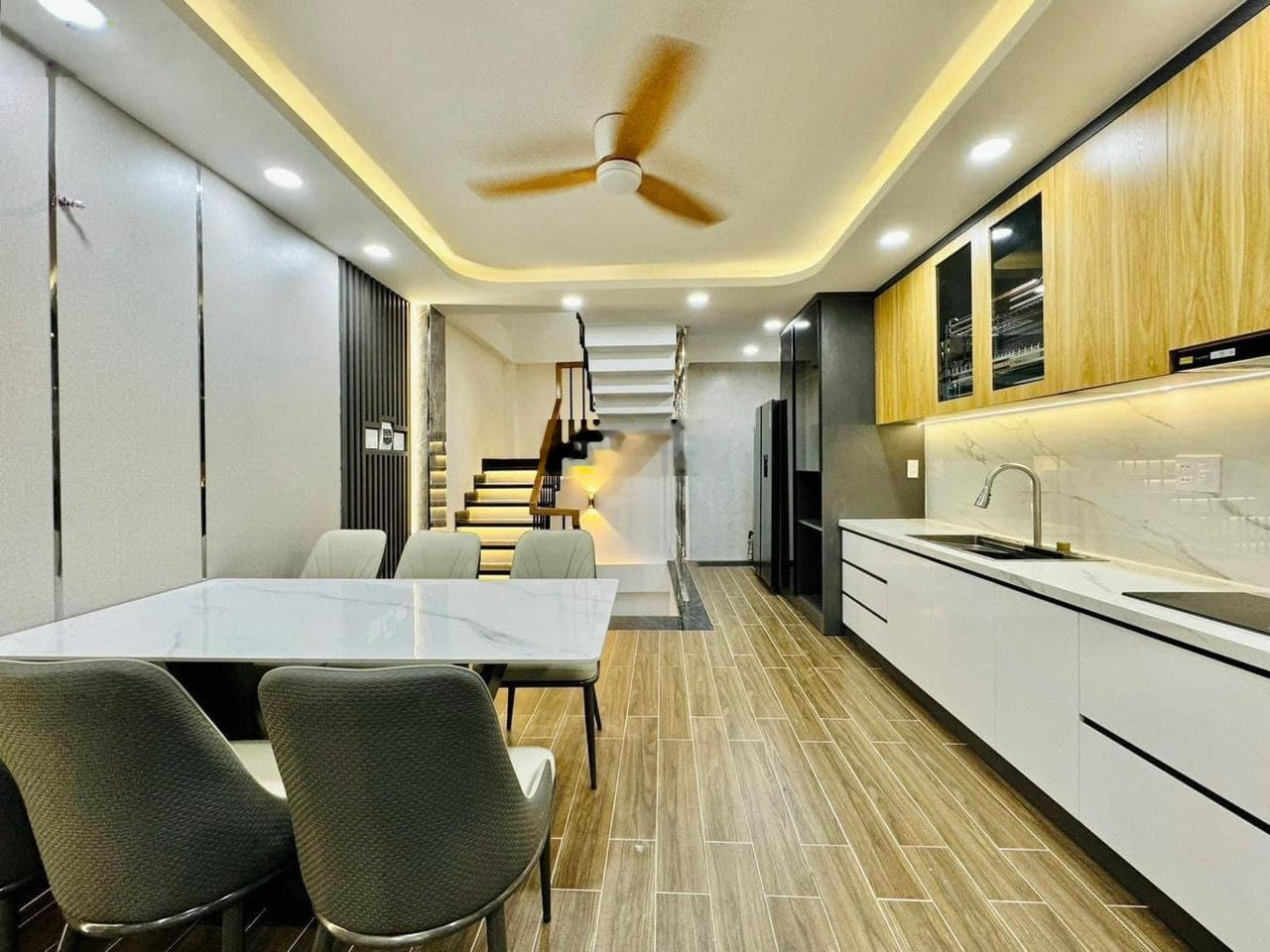 Bán nhà riêng tại Hoa Lan, 63 m2,giá 930 triệu, Phú Nhuận, HCM, hàng hiếm đẹp, nhiều tiện ích