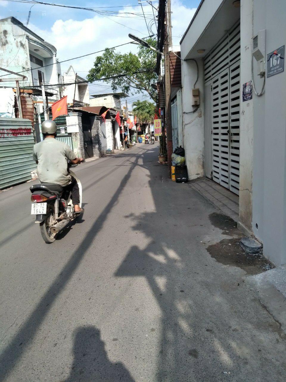 Chủ gấp bán nhà ngay trung tâm Phước Long B