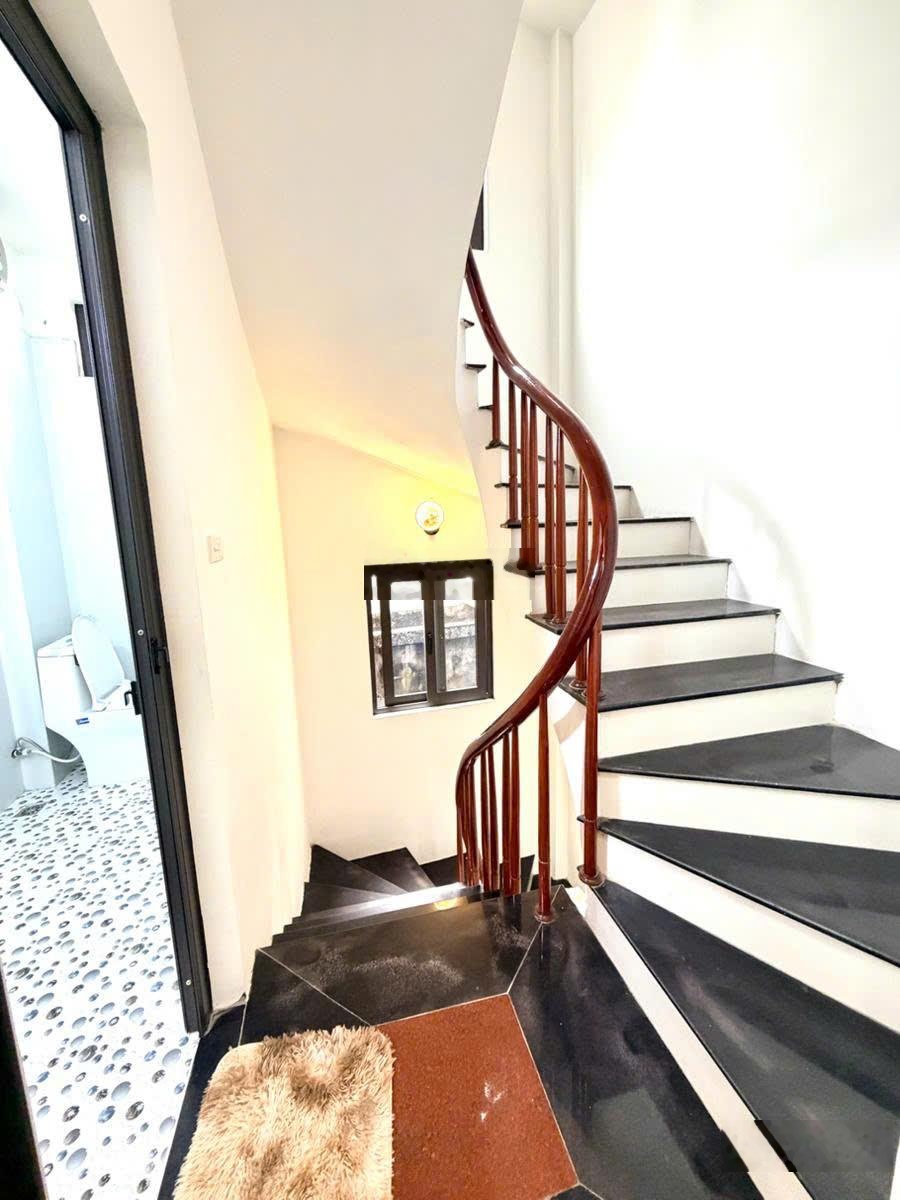 Siêu hiếm, Nguyễn Lương Bằng, 50m ra oto, ngõ rộng thoáng, full nội thất, ở sướng, 35m2x5T