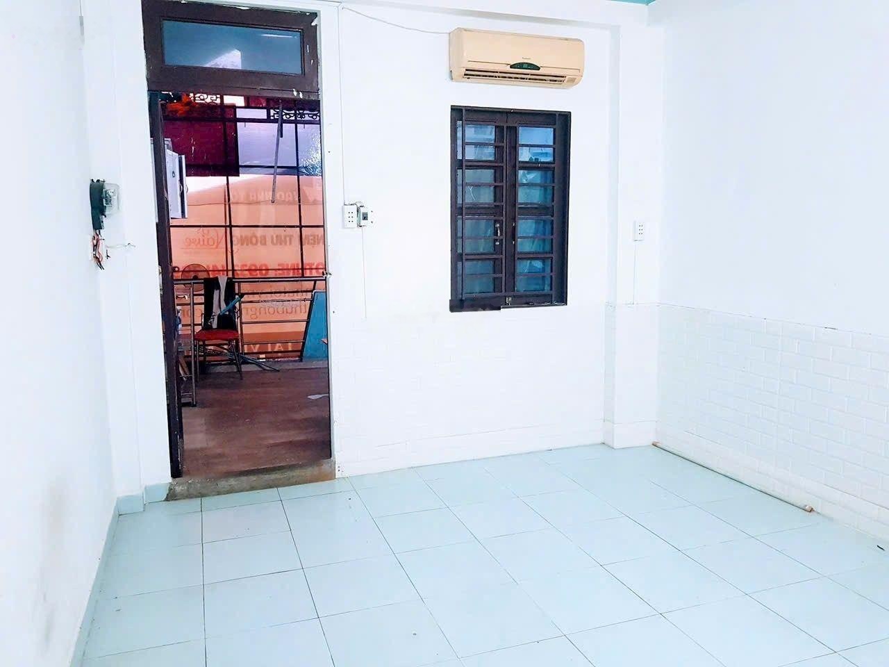 Hẻm xe hơi đường Âu Cơ - 3 tầng - 4PN-2WC