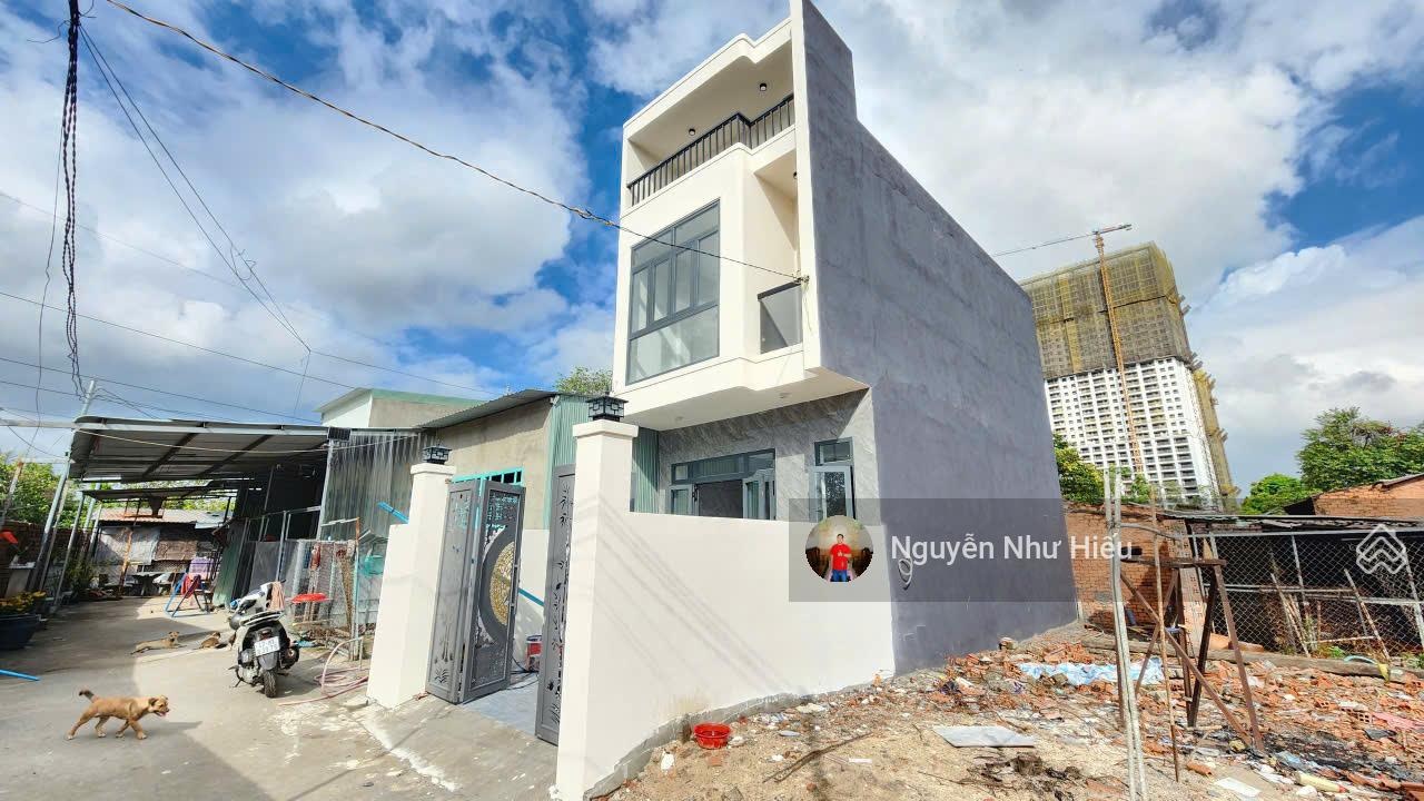 Bán nhà 1 trệt 1 lầu giá rẻ gần Ngã Tư Hòa Lân Quốc Lộ 13 P.Thuận Giao Tp.Thuận An