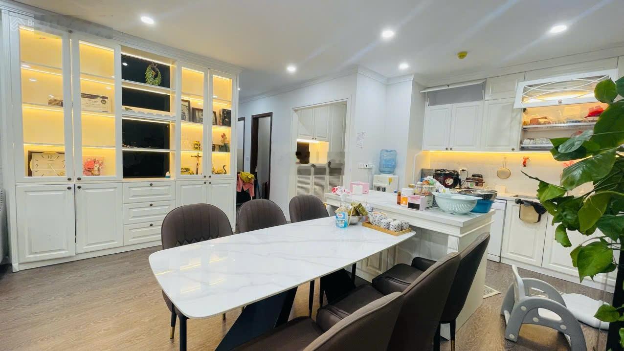 Cần cho thuê căn 3 ngủ 99m2, full nội thất. Giá 13 triệu. LH 0963225113