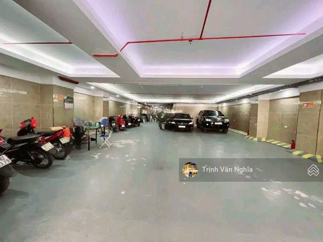 Cho thuê showroom đường Lý Thái Tổ, Bắc Ninh, diện tích 500m2, mặt tiền 100m, giá thuê 120 triệu