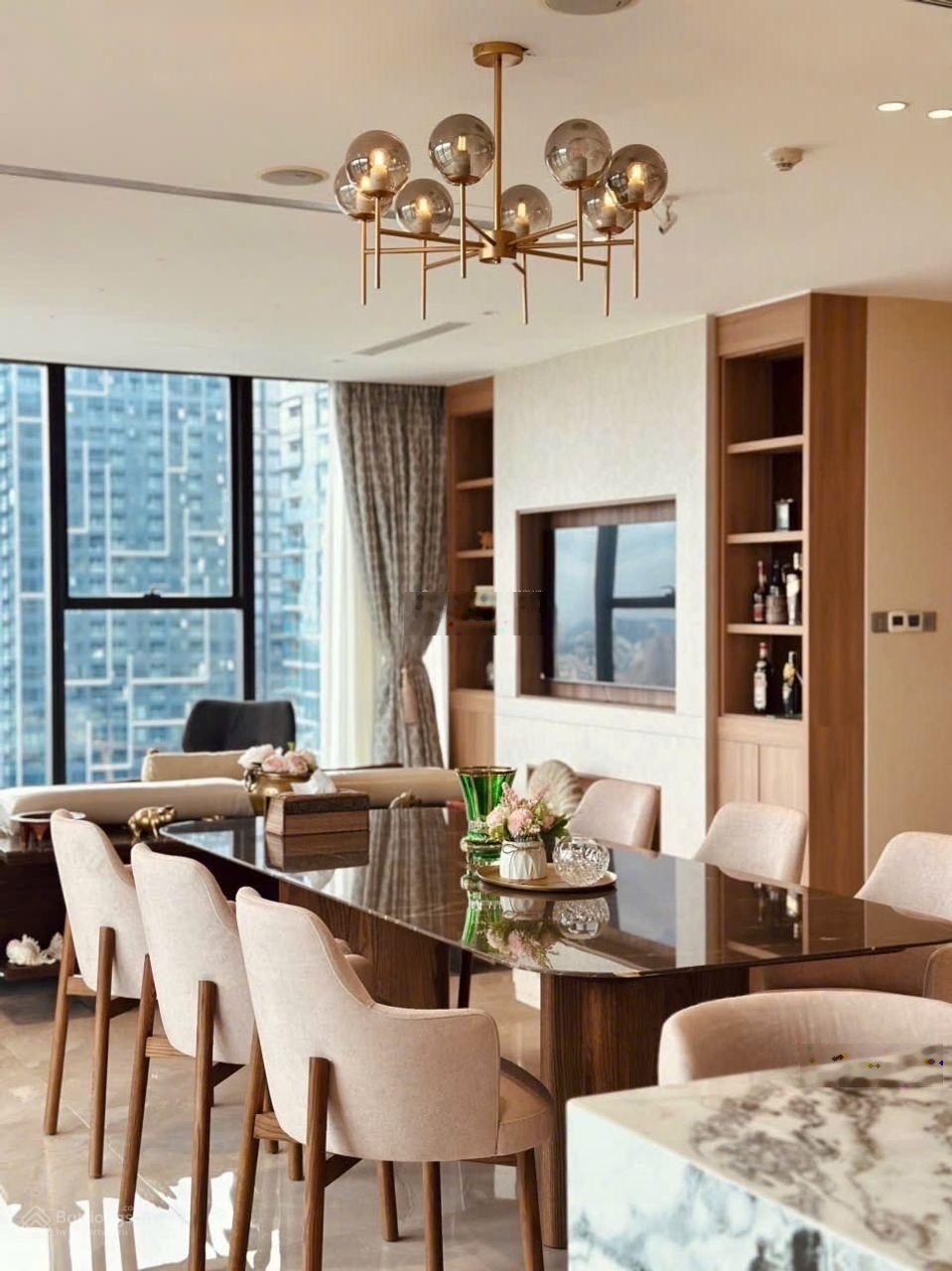 Chuyên cho thuê căn hộ 1-4 phòng ngủ và penthouse tại Vinhomes Ba Son, giá tốt nhất thị trường.