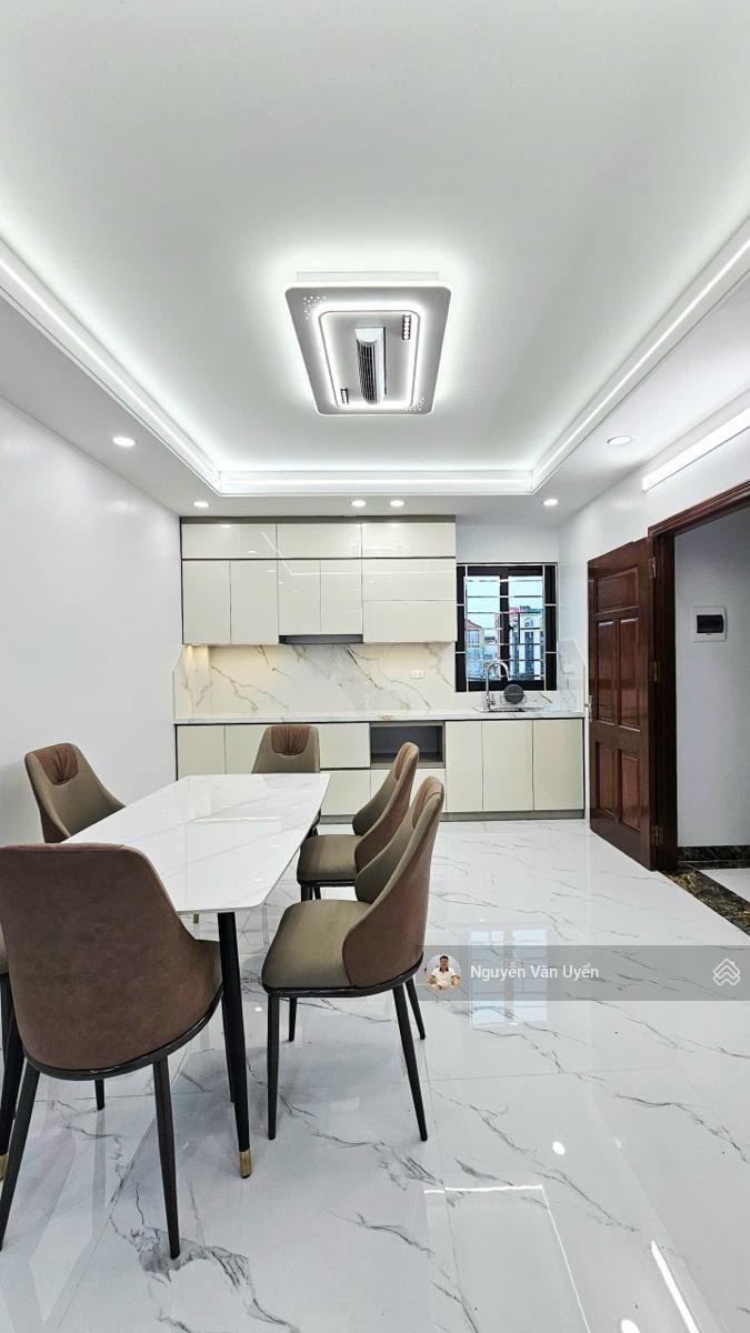 Hàng Hiếm ' Phố Đội Cấn ' Ba Đình. Ngõ thông ' nông ' chỉ 40m ra ô tô ' 36m2 x 5 tầng x 7'6 tỷ.