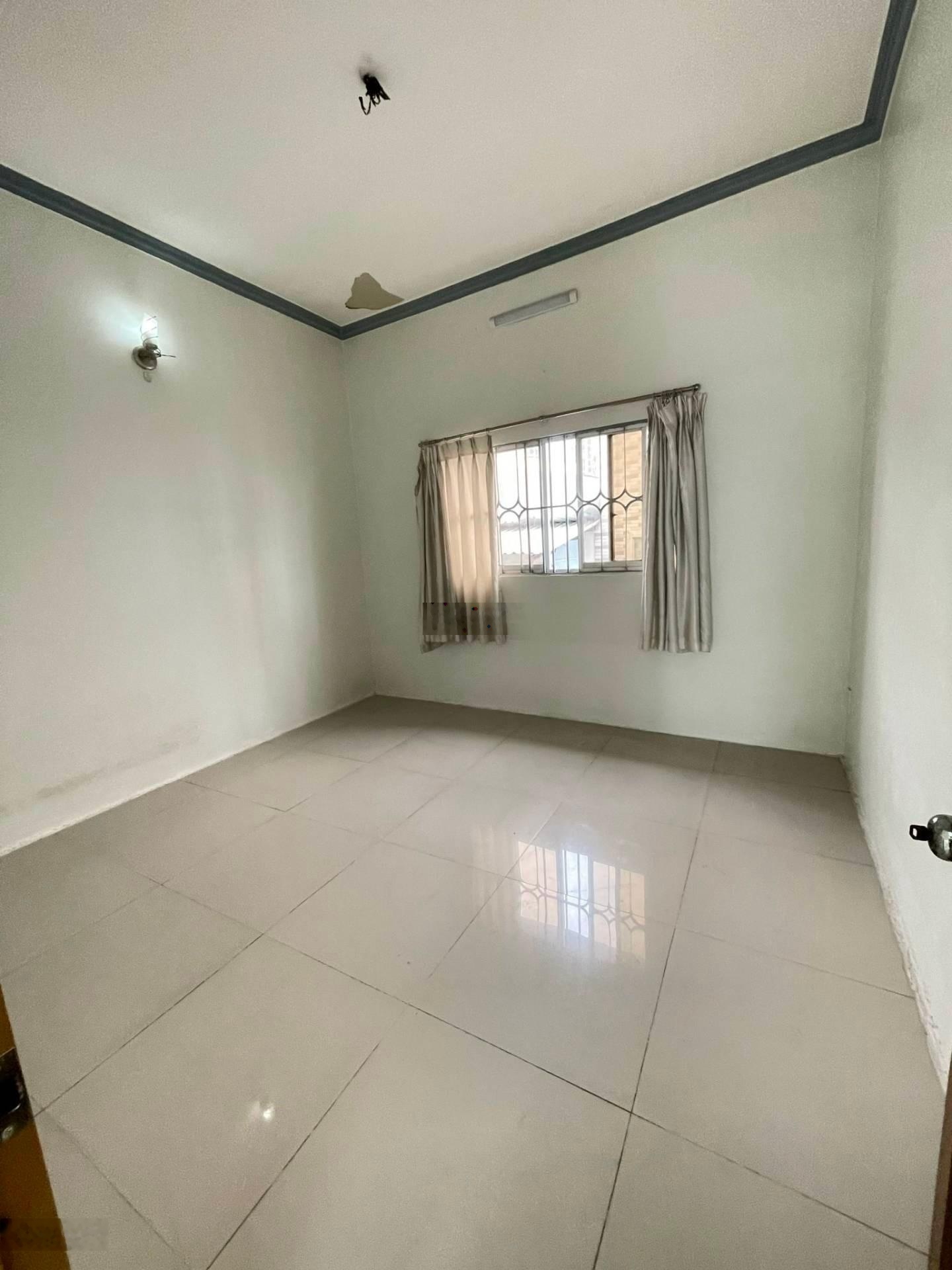 Tạ Quang Bửu-Xe Hơi Đậu Trước nhà-4M x 12M-Sổ Vuông-Ko Lỗi Phong thuỷ-Hẻm 5M Thông-Chỉ 6Tỷ8