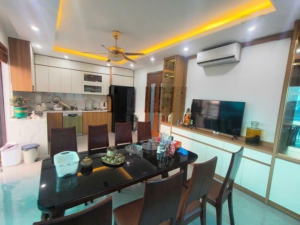 Bán NR đẹp xuất sắc tại Sài Đồng, 15 tỷ, 60m2