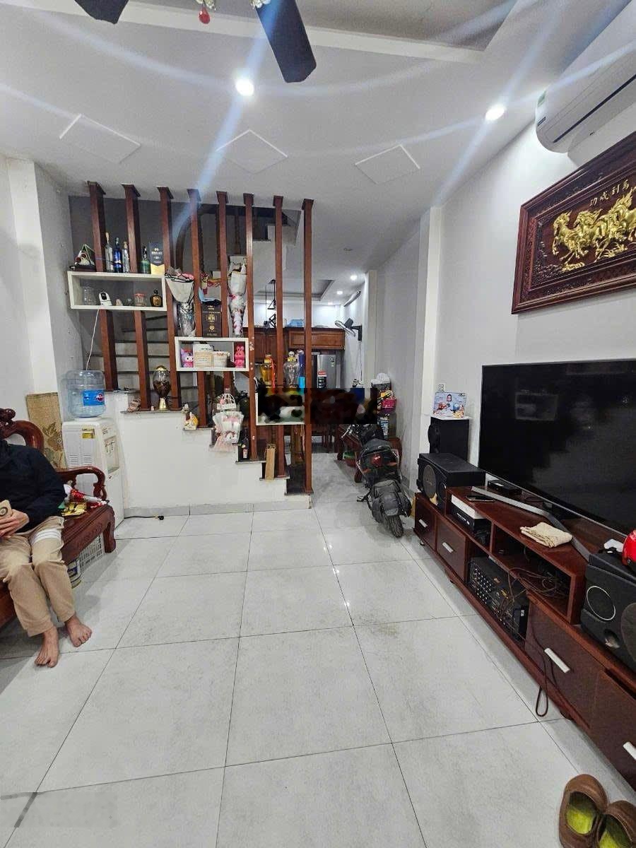 Chỉ 7.9 tỷ - Nhà 5 tầng -ô tô qua - Gần đường Nguyễn Khuyến Hà Đông