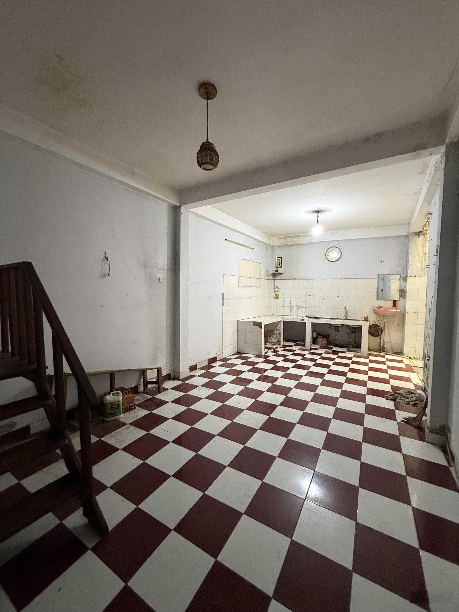 Thành thái quận 10, hẻm 6m ô tô 7 chỗ đỗ cửa, 88m2 nở hậu 5.5m