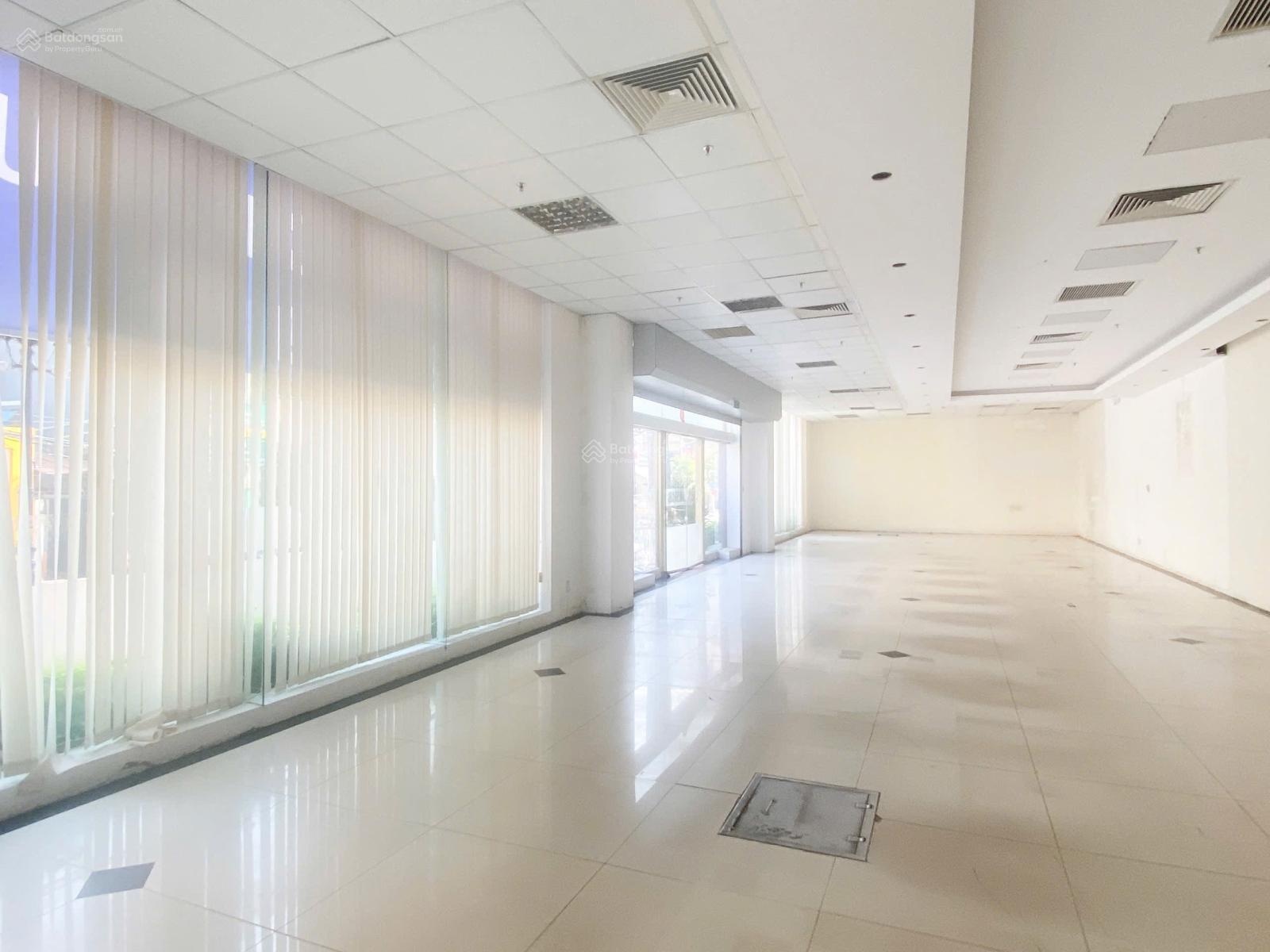 Cho thuê sàn tòa nhà văn phòng trung tâm nhà hát lớn diện tích lớn vị trí trung tâm khu