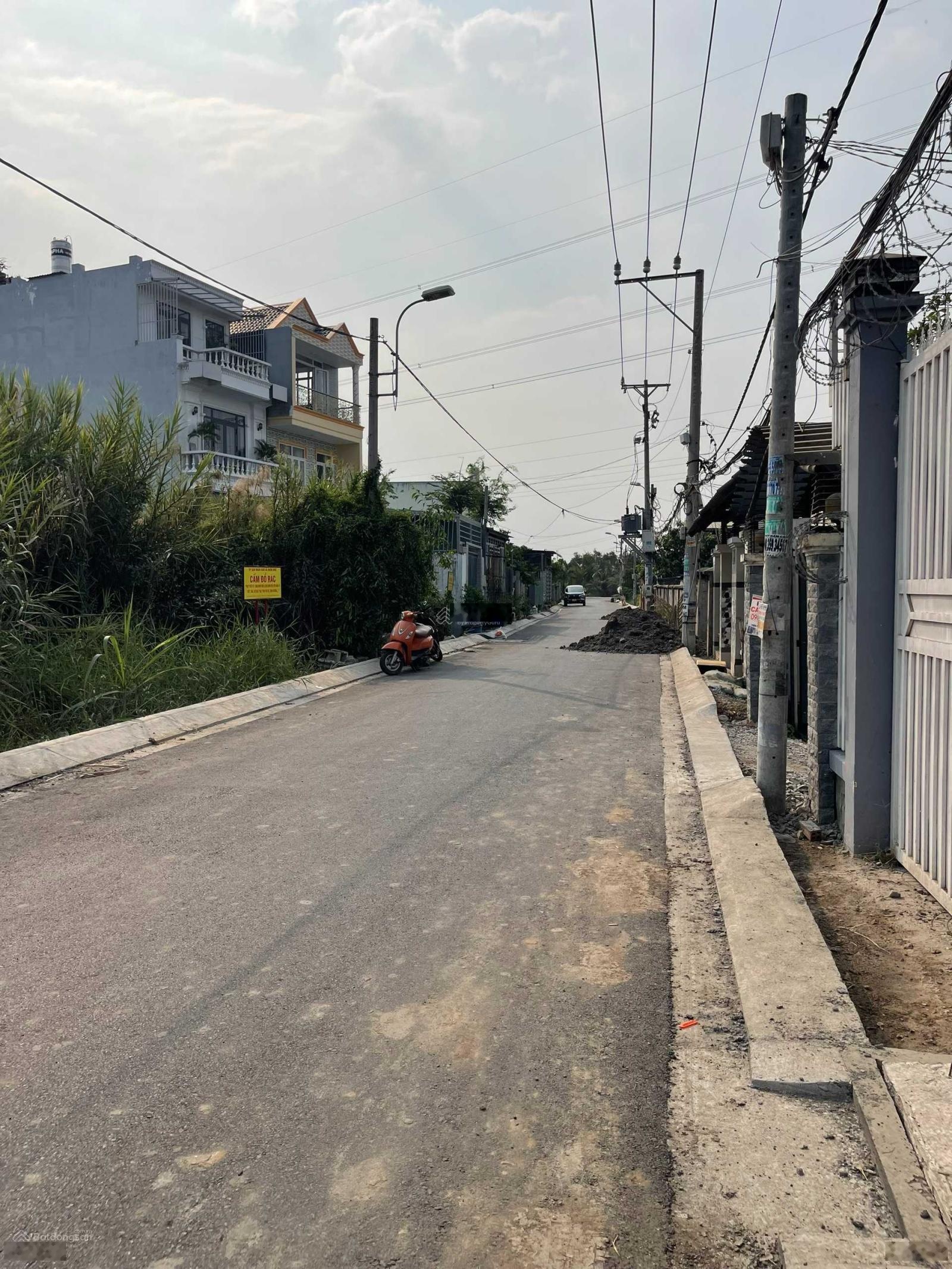 Bán đất đường Nguyễn Bình ngay Công An Nhơn Đức 5 x 20 sổ hồng riêng, XD tự do, MT 12m