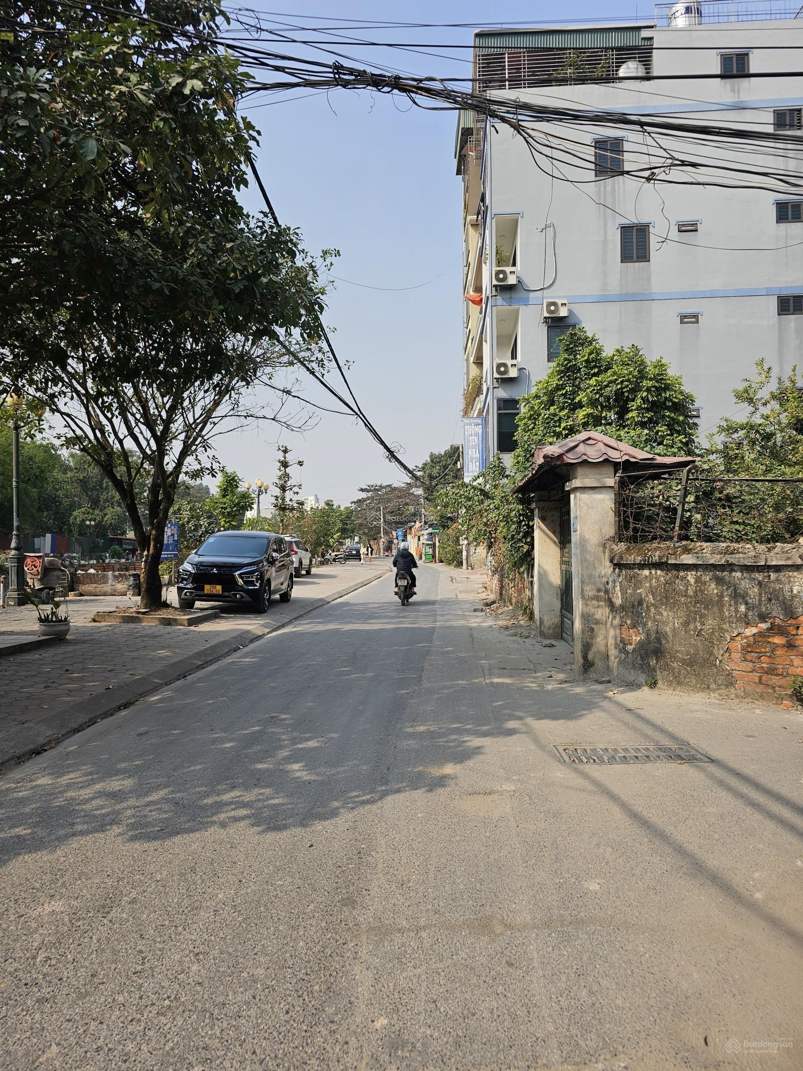 5.5 tỷ. Ở - đầu tư. Ô đất 44m2. Mặt tiền 4m. Lô góc. Đường 3m. Cách ô tô 150m. Ngõ 148 Xuân Phương