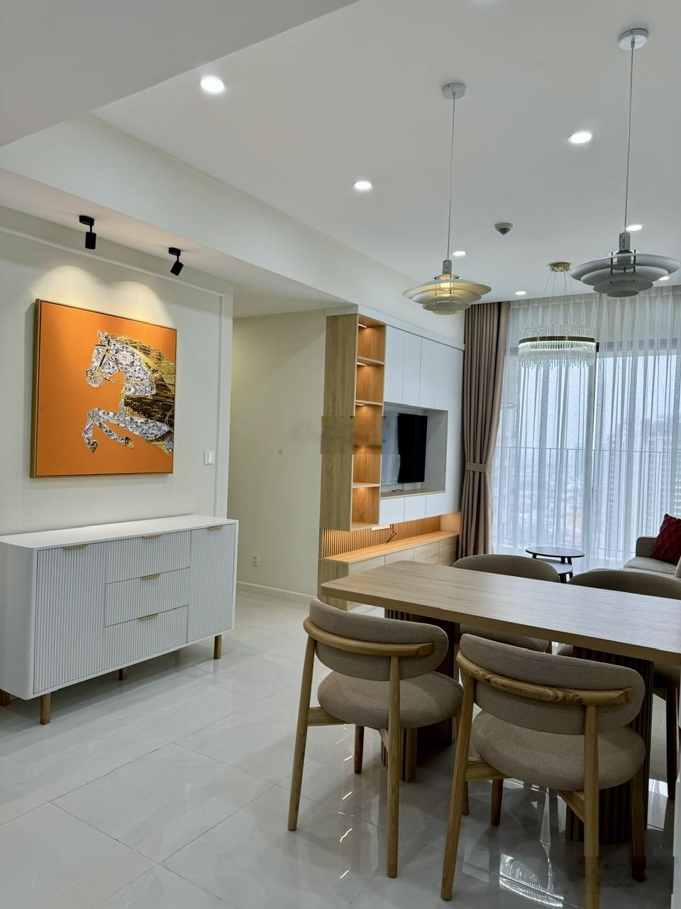 Giá cực tốt chỉ 20 triệu/tháng cho 2PN nội thất cao cấp - đang trống dọn vào ở ngay