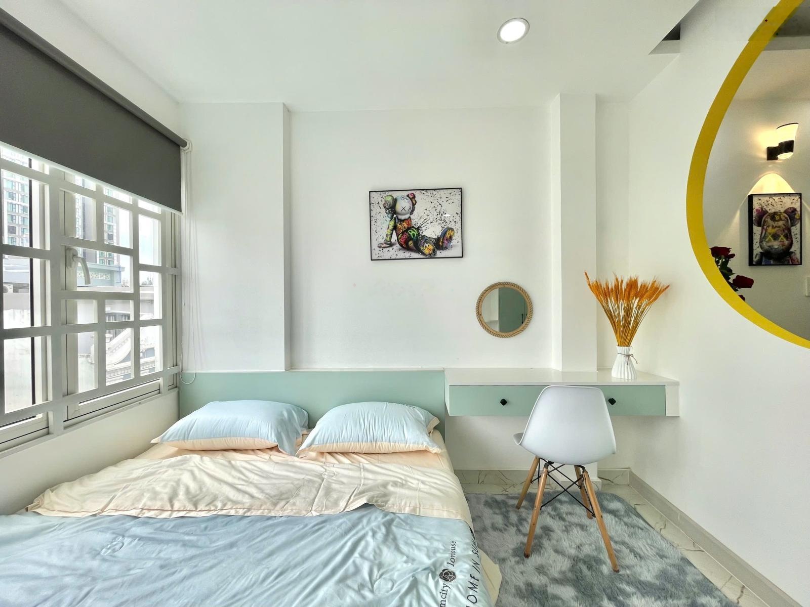 Cho thuê căn hộ 1Pn balcony giá rẽ ngay Bùi Viện - cầu Nguyễn Văn Cừ - chợ-Metro Bến Thành